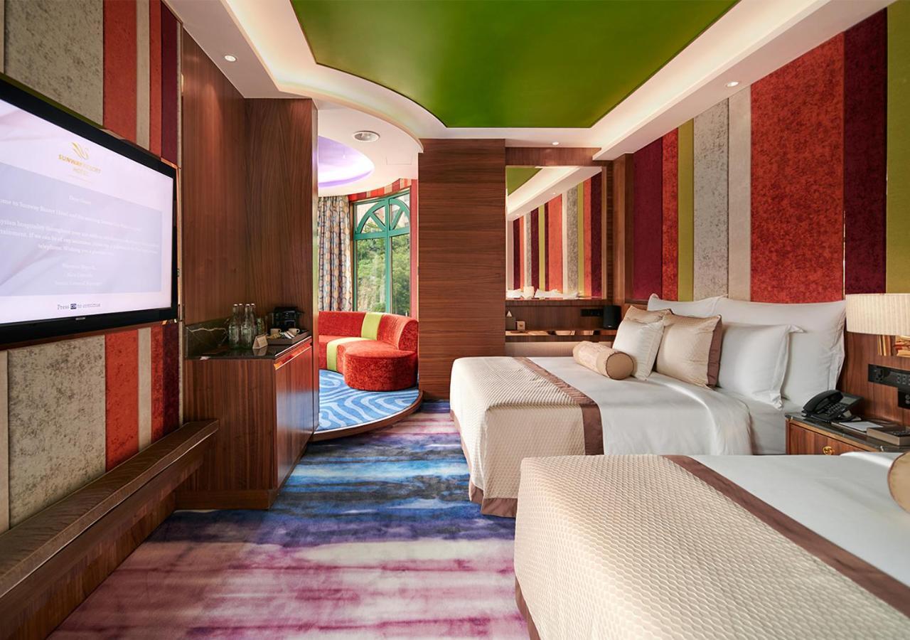 Sunway Resort Hotel Petaling Jaya Ngoại thất bức ảnh A room at W Hong Kong