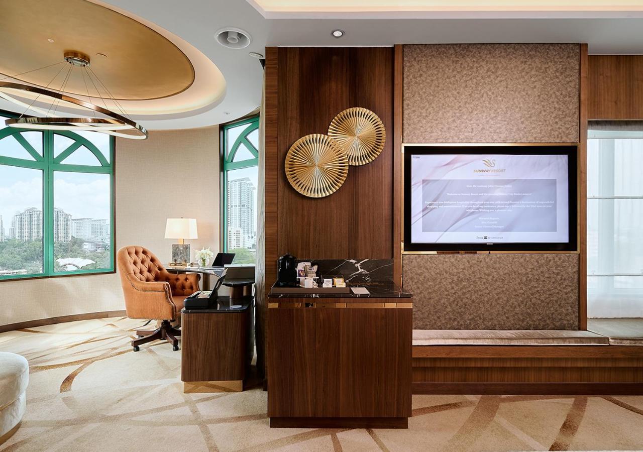 Sunway Resort Hotel Petaling Jaya Ngoại thất bức ảnh The office of the Chairman