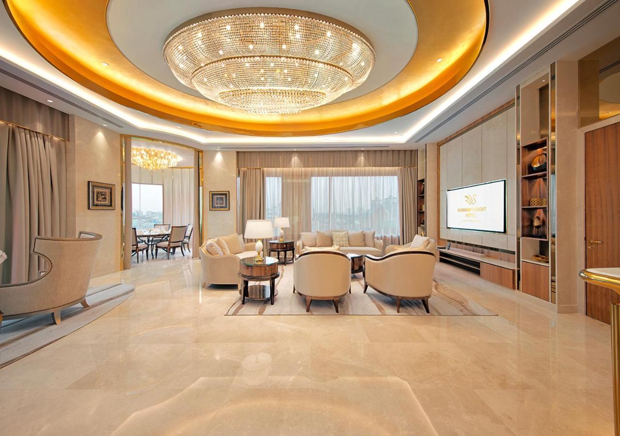 Sunway Resort Hotel Petaling Jaya Ngoại thất bức ảnh Interior of a typical suite