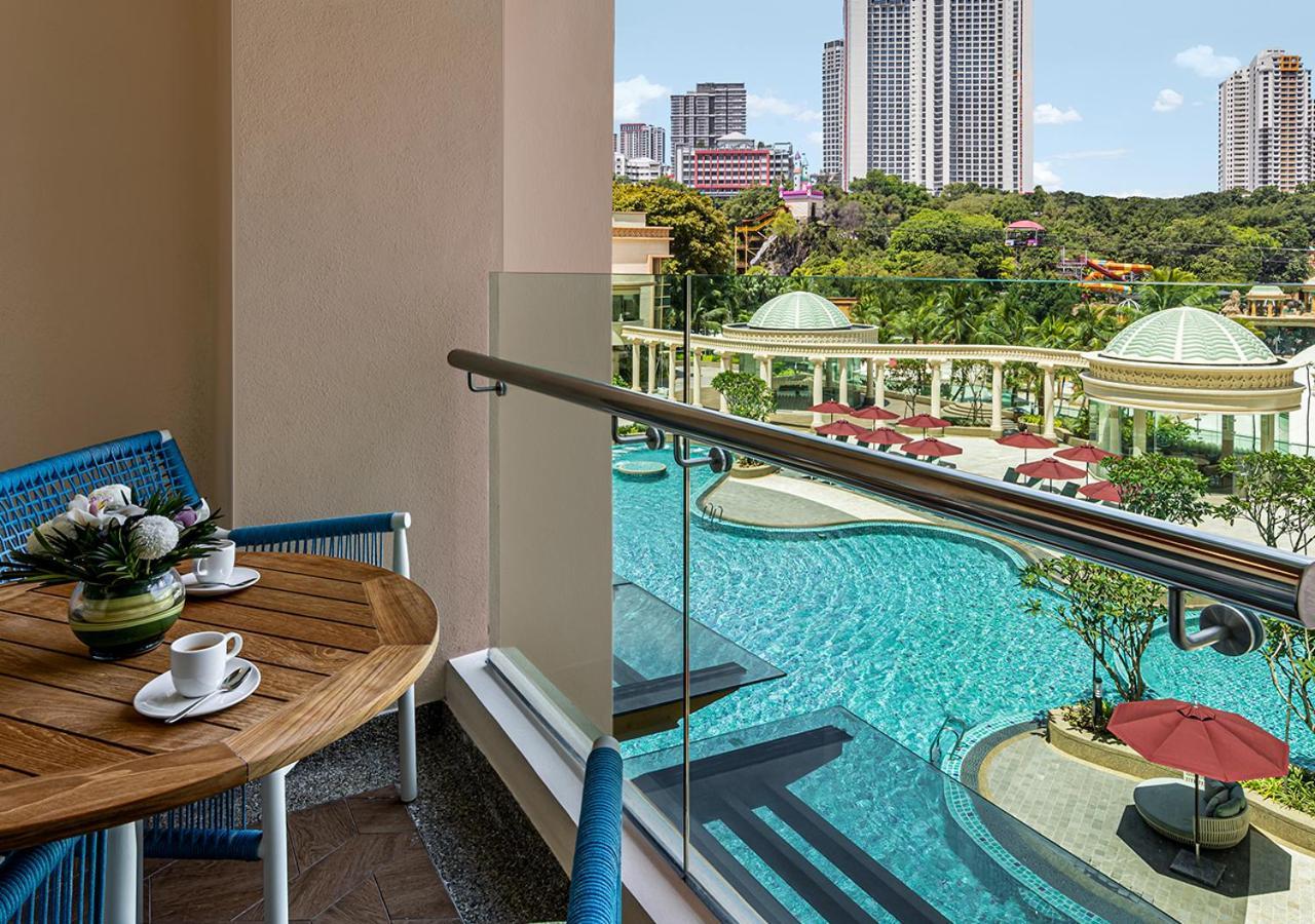 Sunway Resort Hotel Petaling Jaya Ngoại thất bức ảnh The pool at the Shangri-La Kuala Lumpur