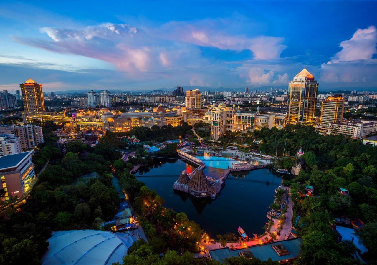Sunway Resort Hotel Petaling Jaya Ngoại thất bức ảnh Putrajaya skyline