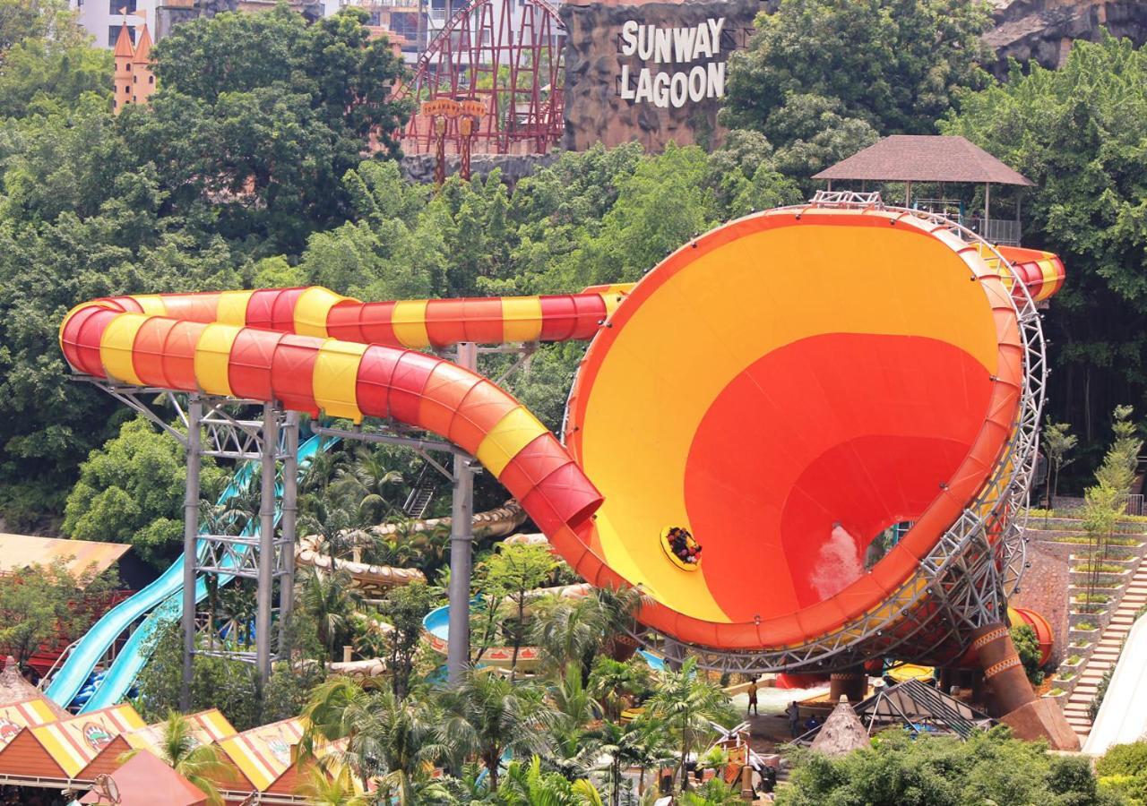 Sunway Resort Hotel Petaling Jaya Ngoại thất bức ảnh The Tornado slide