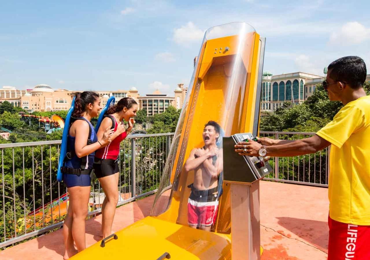 Sunway Resort Hotel Petaling Jaya Ngoại thất bức ảnh The slide